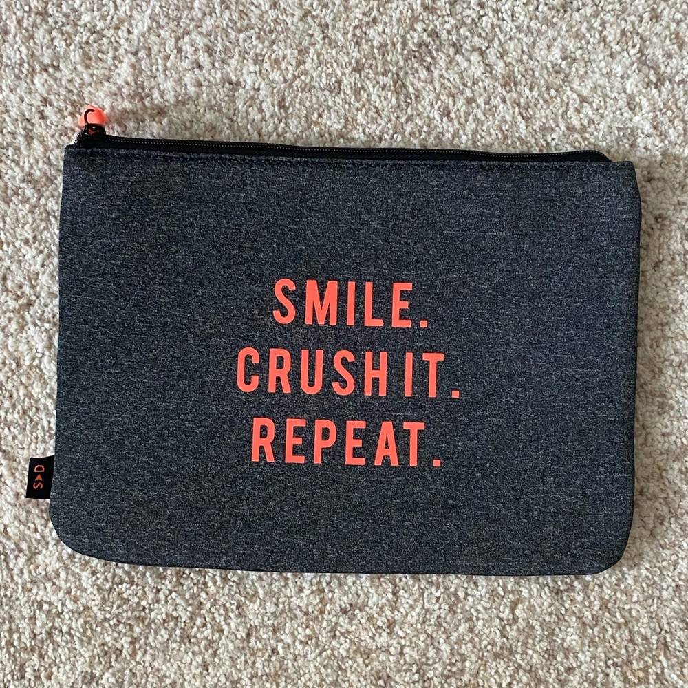 Stella & Dot Crush It Pouch